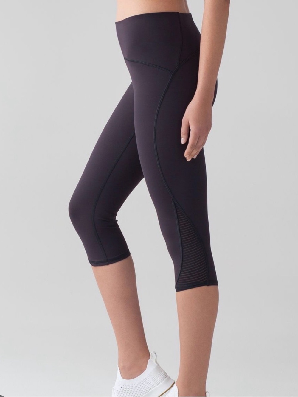 Lululemon Lean In Crop - size 4